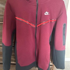 Men’s Nike Tech maroon zip up hoodie